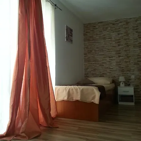 Adeola Zadar